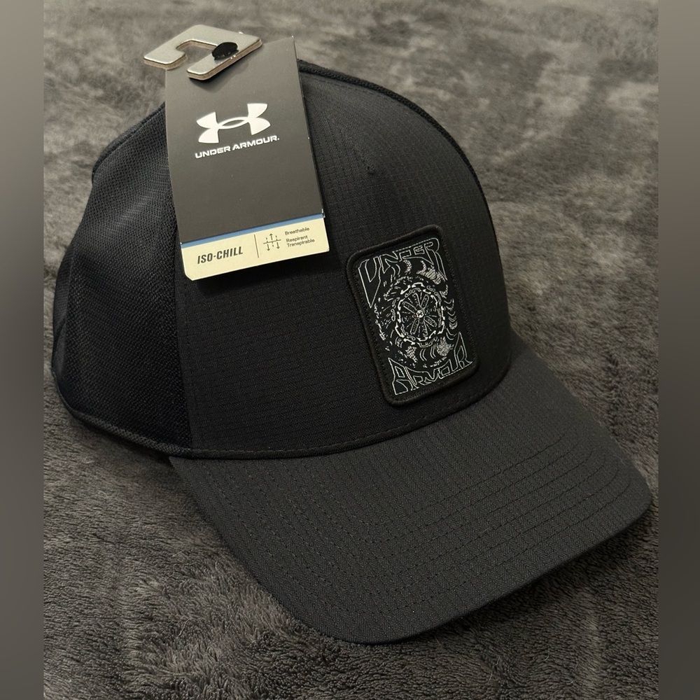 NEW Men’s Under Armour Mesh ISO Chill Snapback Hat Black 1383437
